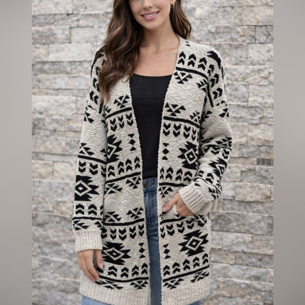 Savanna Jane Black and Cream Patterned Cardigan Size L